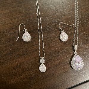 Teardrop necklaces earrings